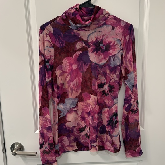 White house black market WHBM long sleeve mesh turtleneck NWOT size medium - Picture 2 of 5